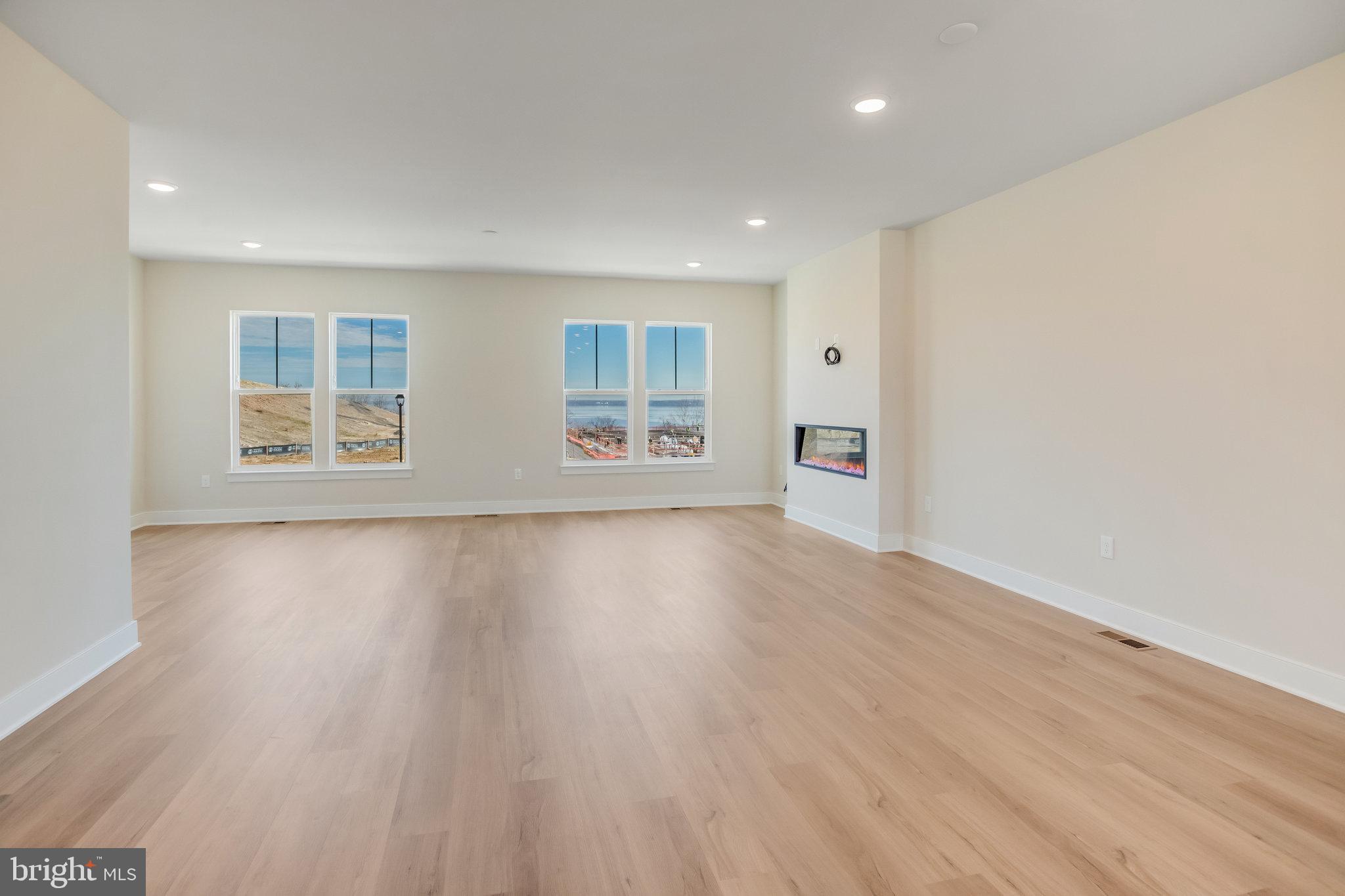 POTOMAC SHORES - Residential Lease