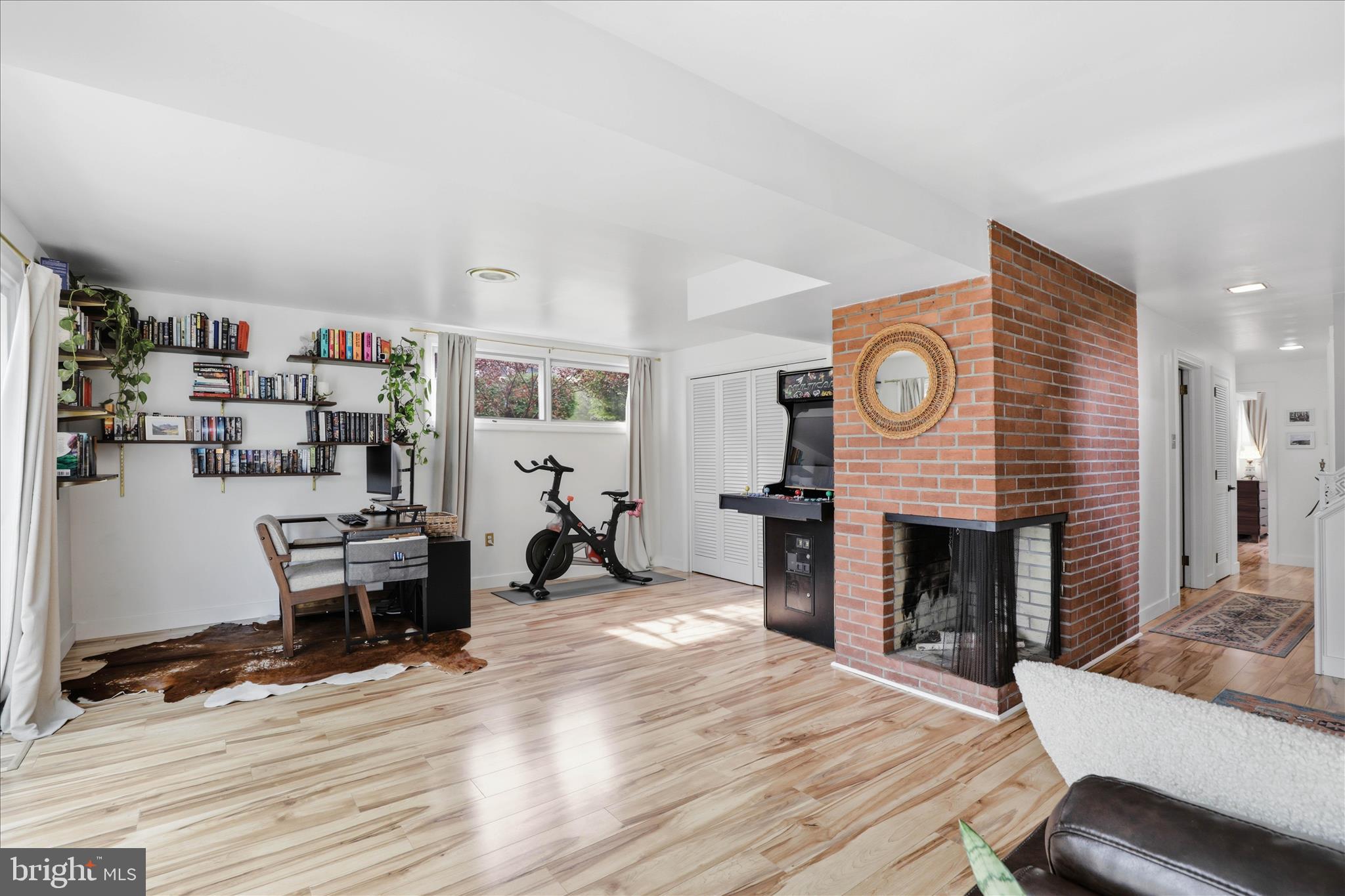 BEVERLY ESTATES - Residential