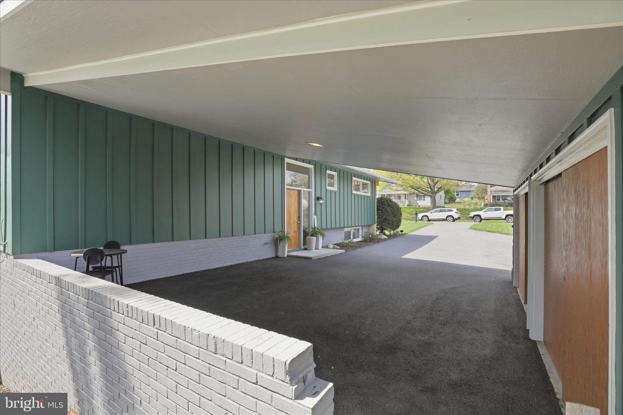 BEVERLY ESTATES - Residential