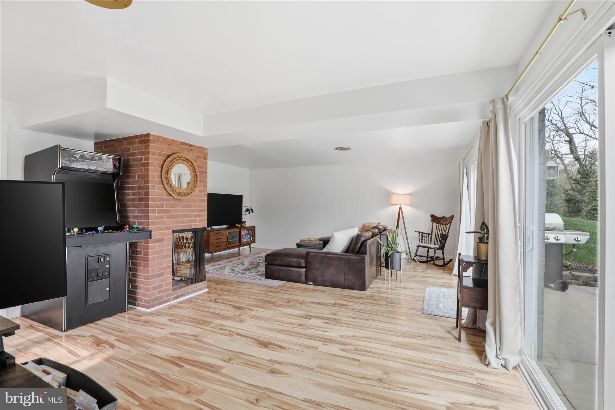 BEVERLY ESTATES - Residential