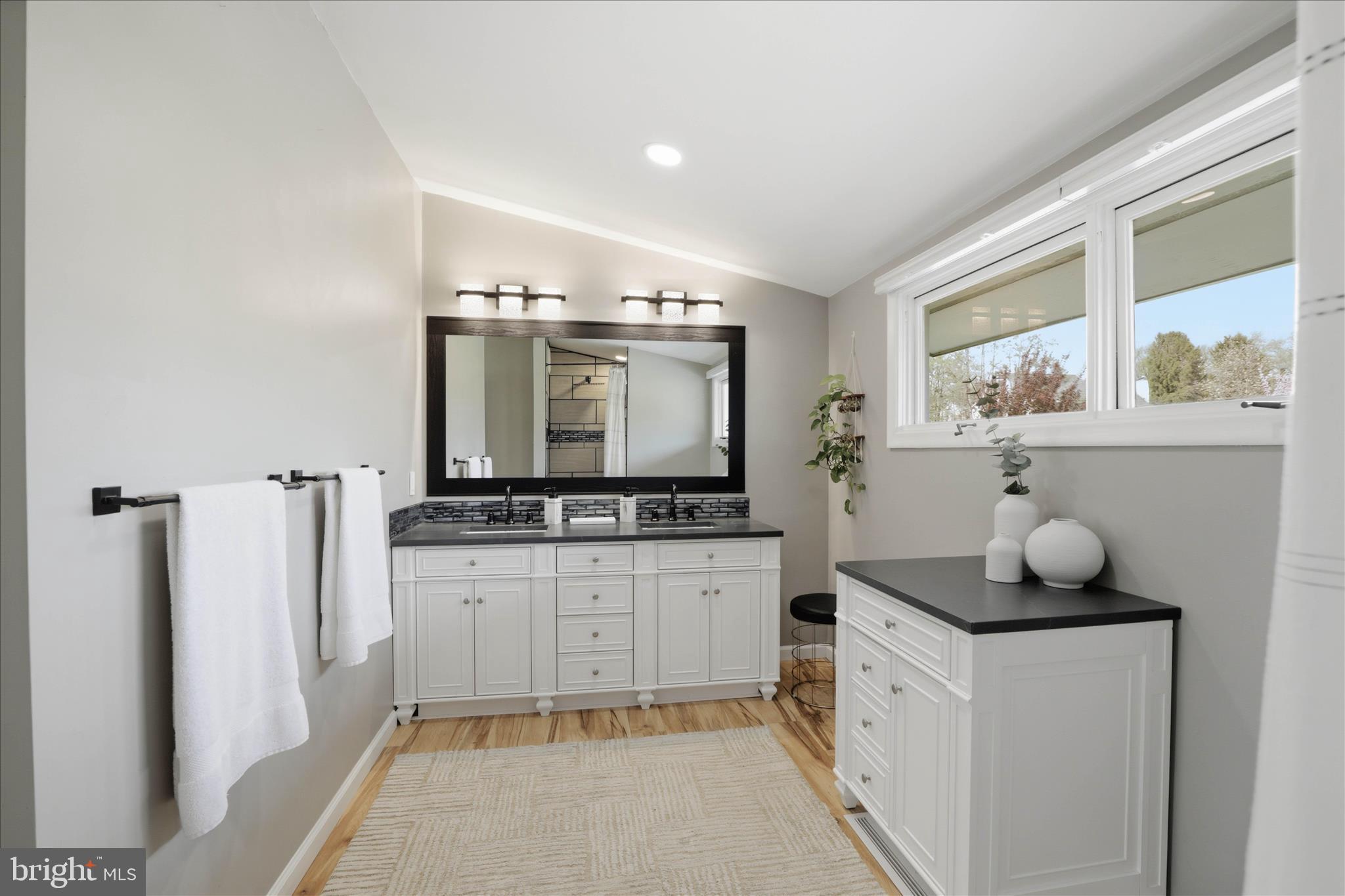 BEVERLY ESTATES - Residential