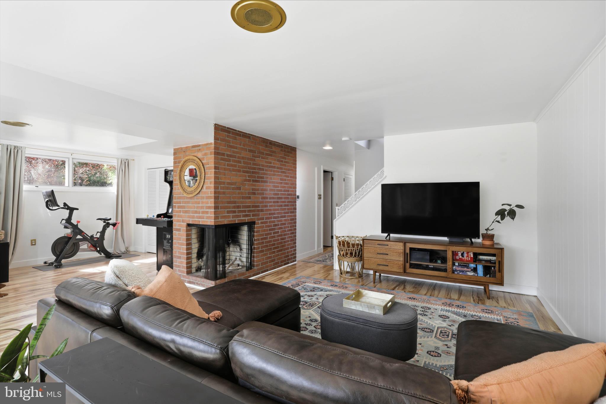 BEVERLY ESTATES - Residential