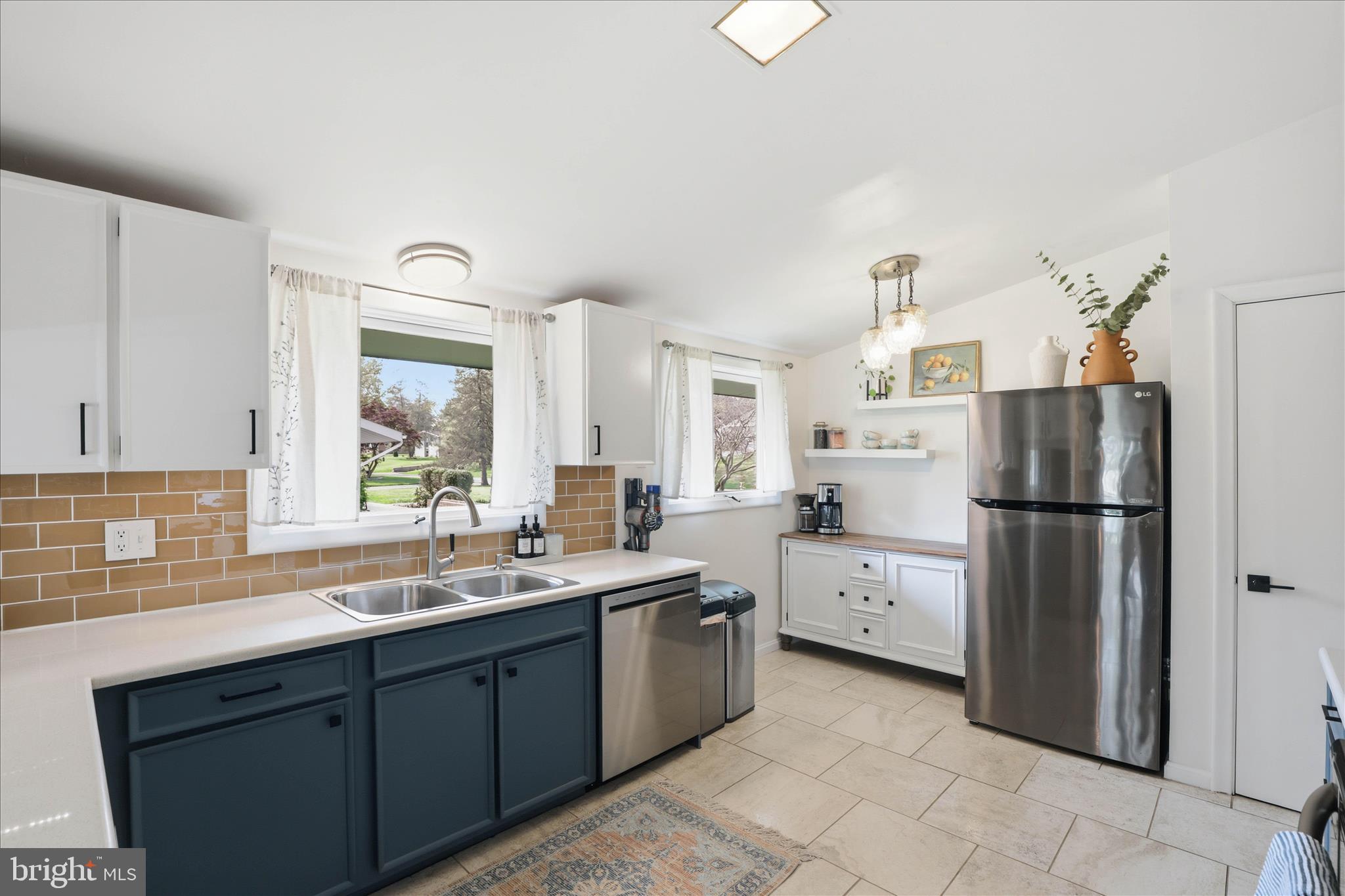 BEVERLY ESTATES - Residential