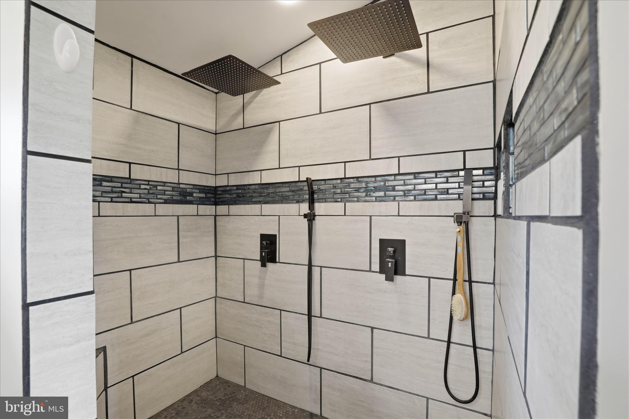 BEVERLY ESTATES - Residential