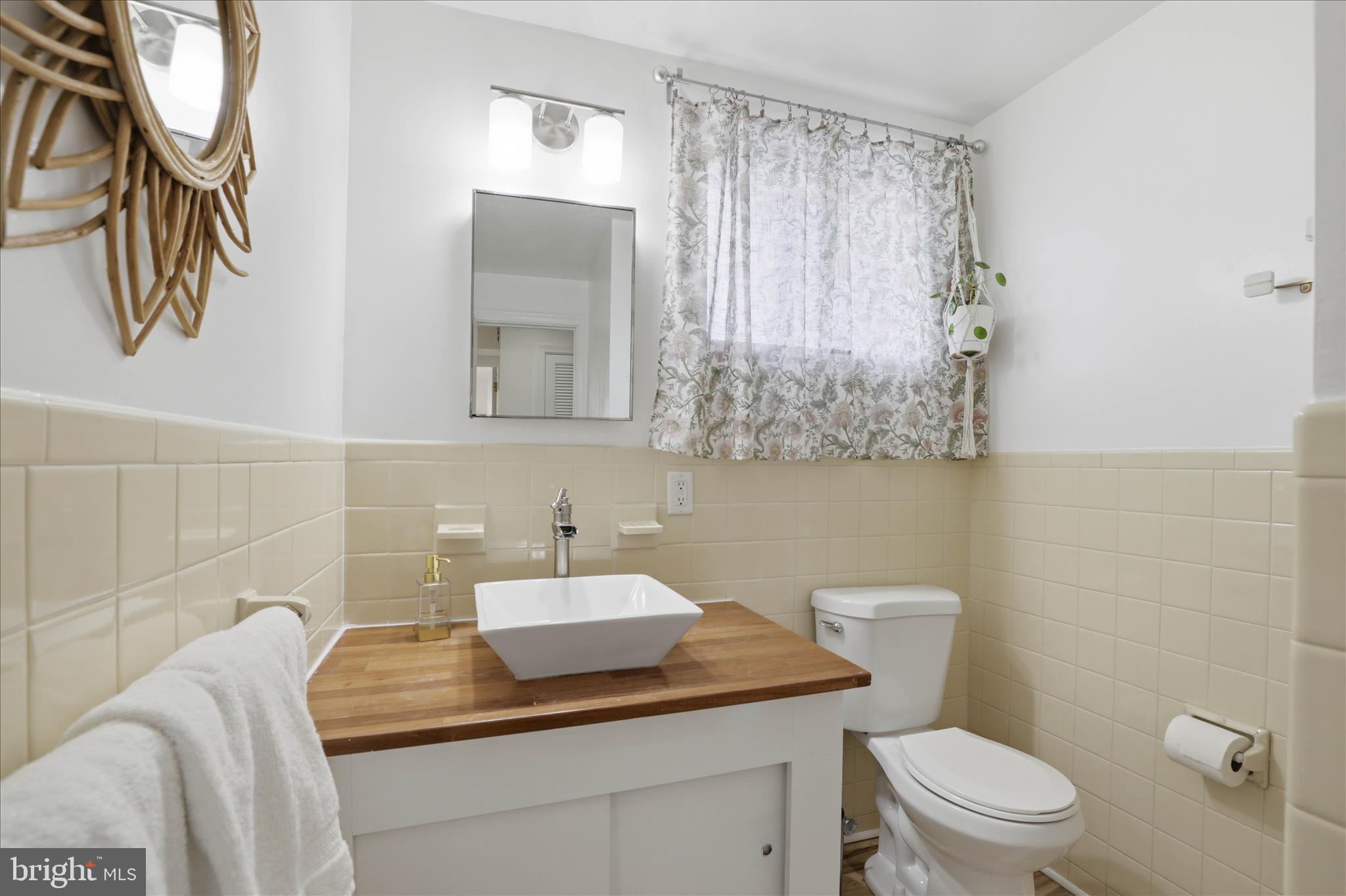 BEVERLY ESTATES - Residential