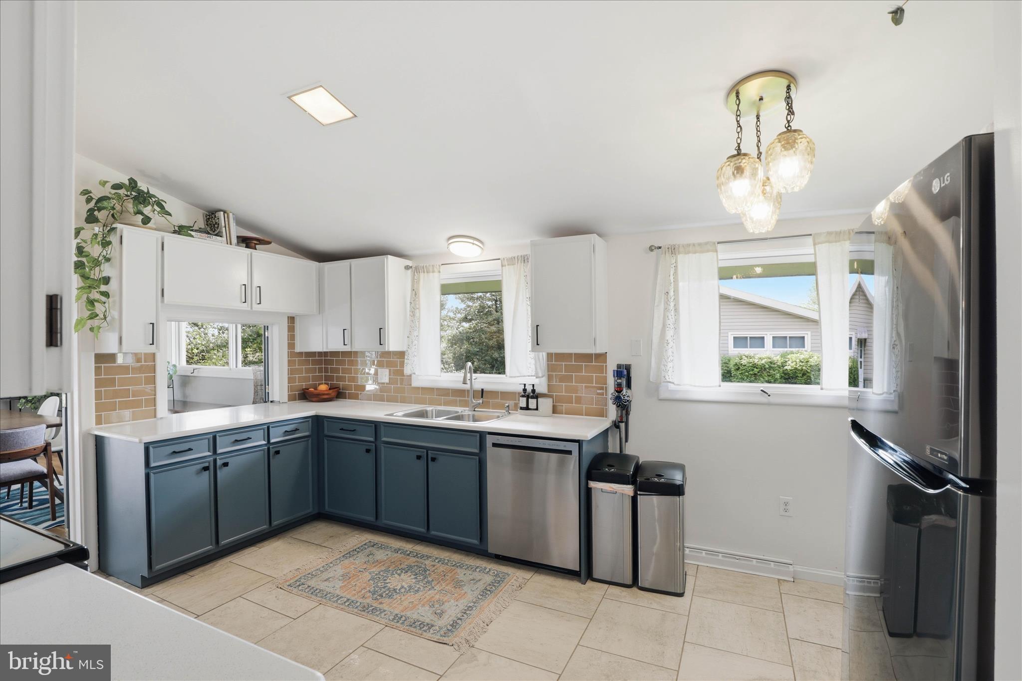 BEVERLY ESTATES - Residential