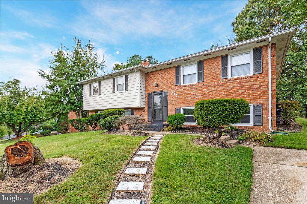 Photo of 211 Prenton Street, UPPER MARLBORO, MD 20774 (MLS # MDPG2177152)