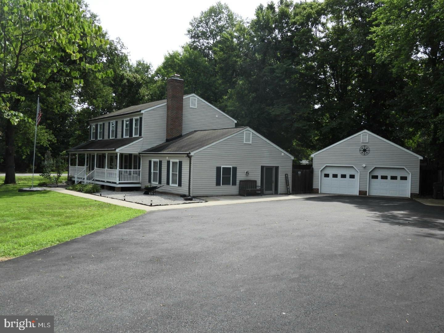 1211 RICHMOND DRIVE