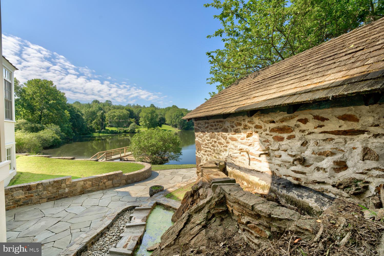 HILLOCH MANOR - Residential