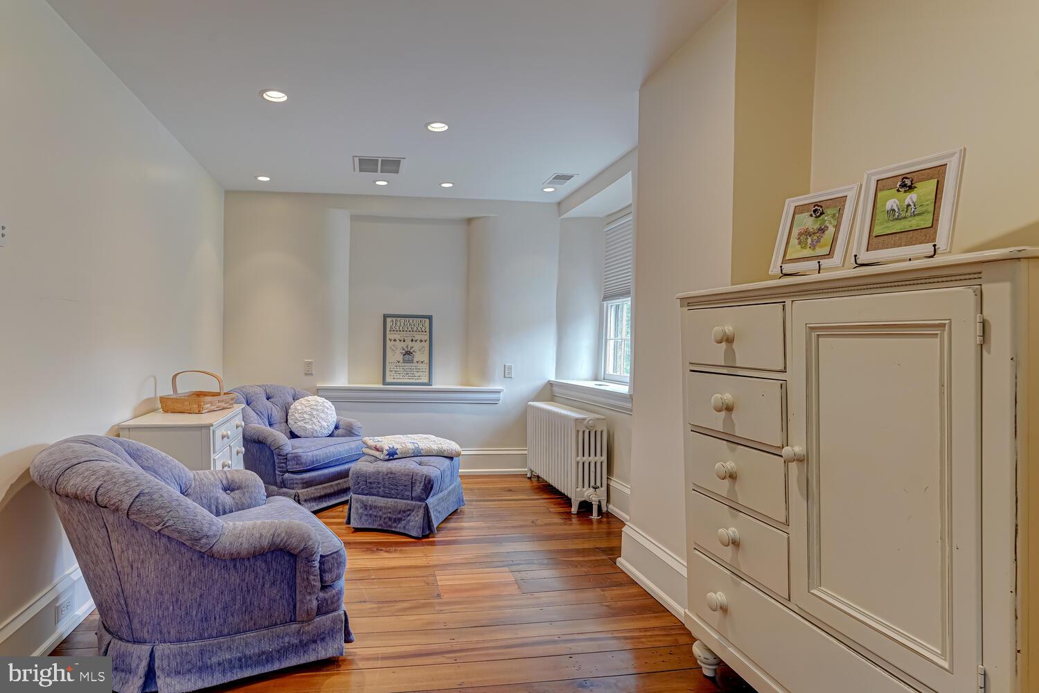 HILLOCH MANOR - Residential