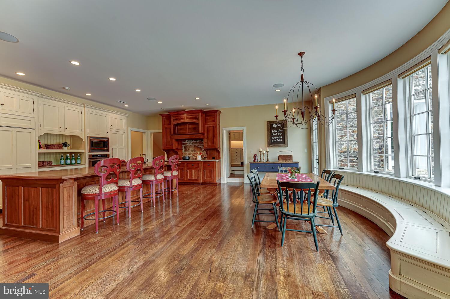 HILLOCH MANOR - Residential