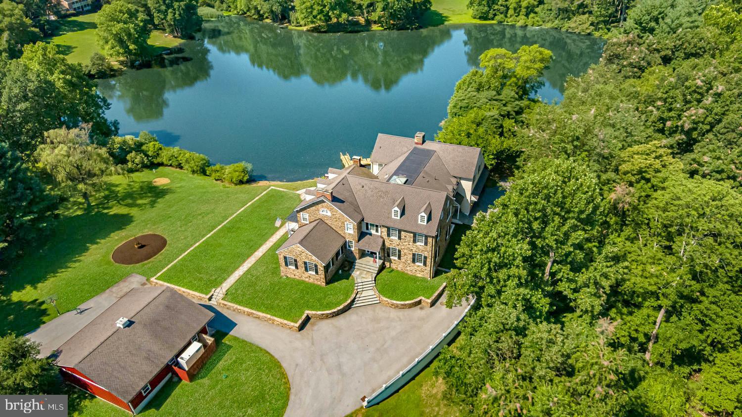 HILLOCH MANOR - Residential