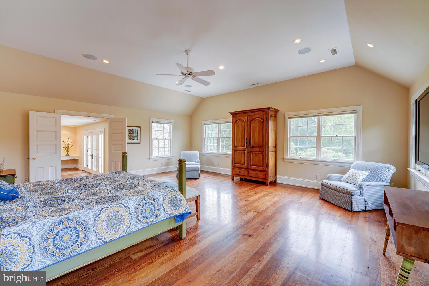 HILLOCH MANOR - Residential