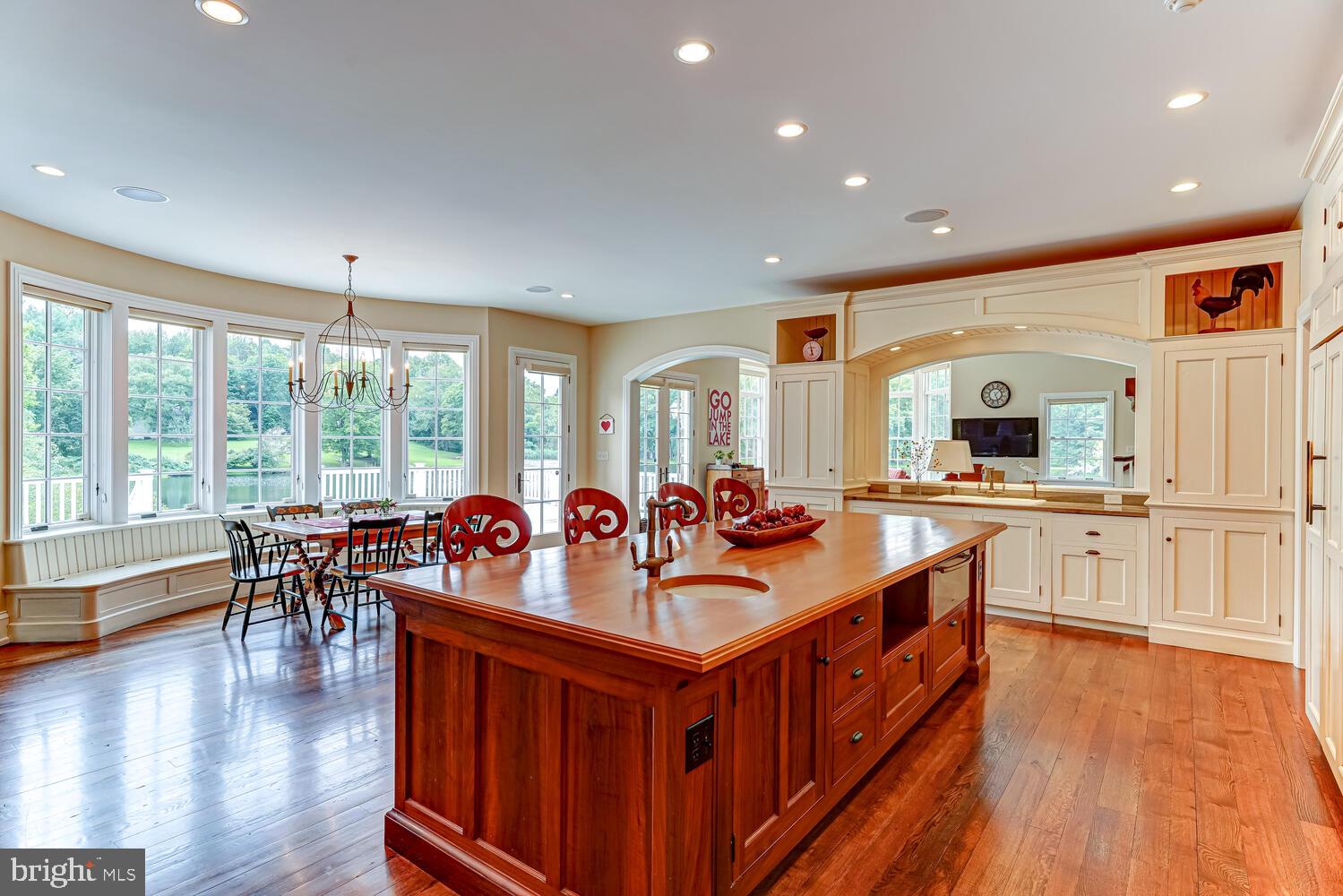 HILLOCH MANOR - Residential