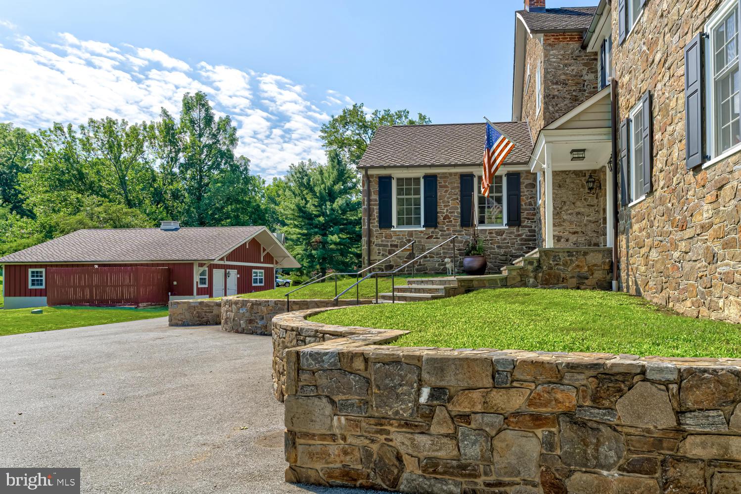 HILLOCH MANOR - Residential