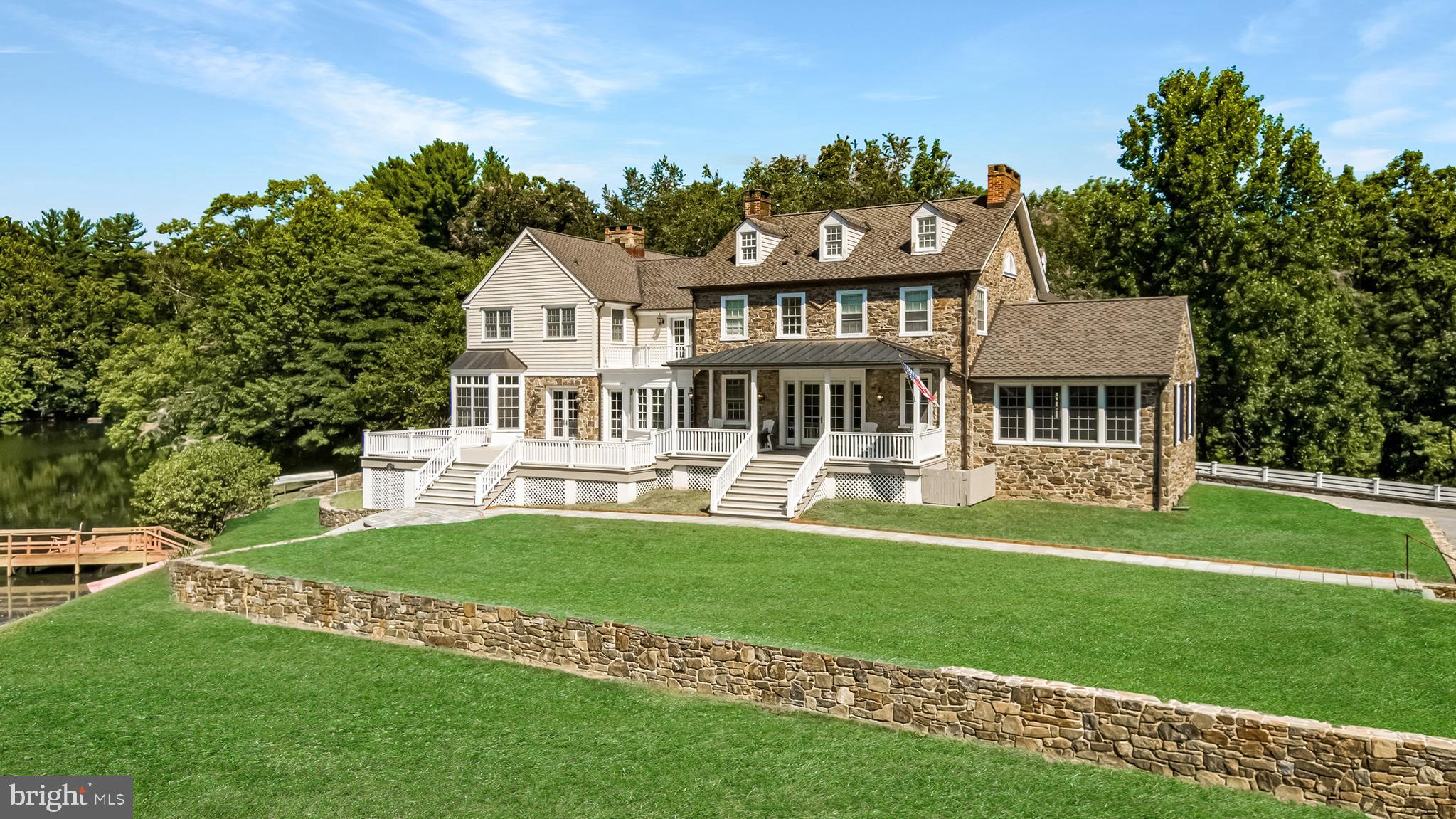 HILLOCH MANOR - Residential