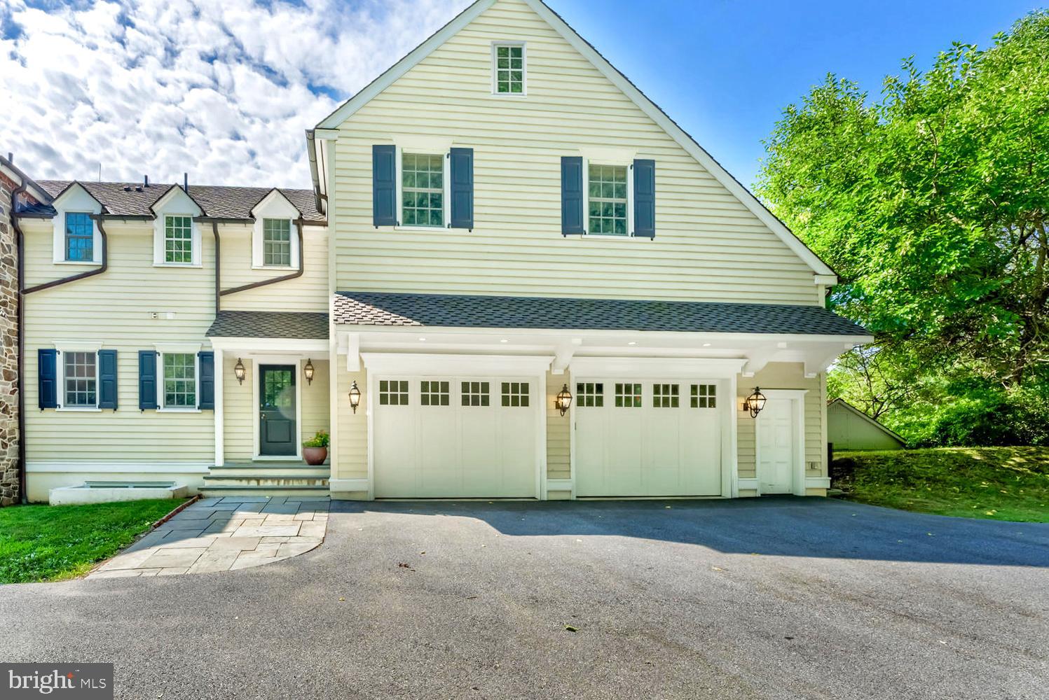 HILLOCH MANOR - Residential