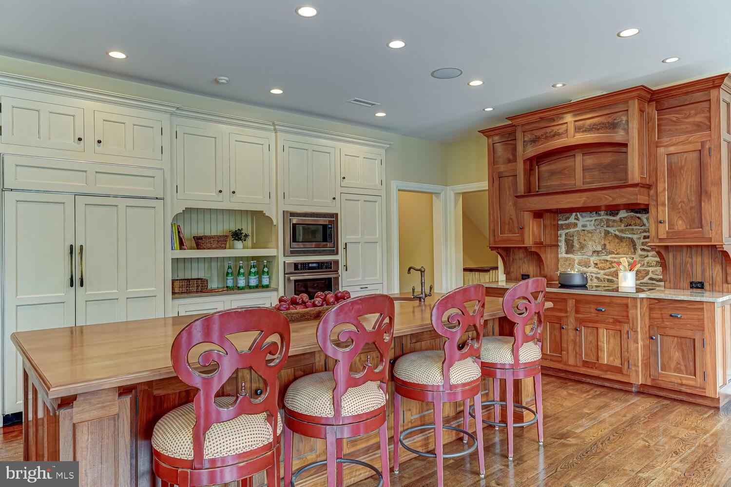 HILLOCH MANOR - Residential