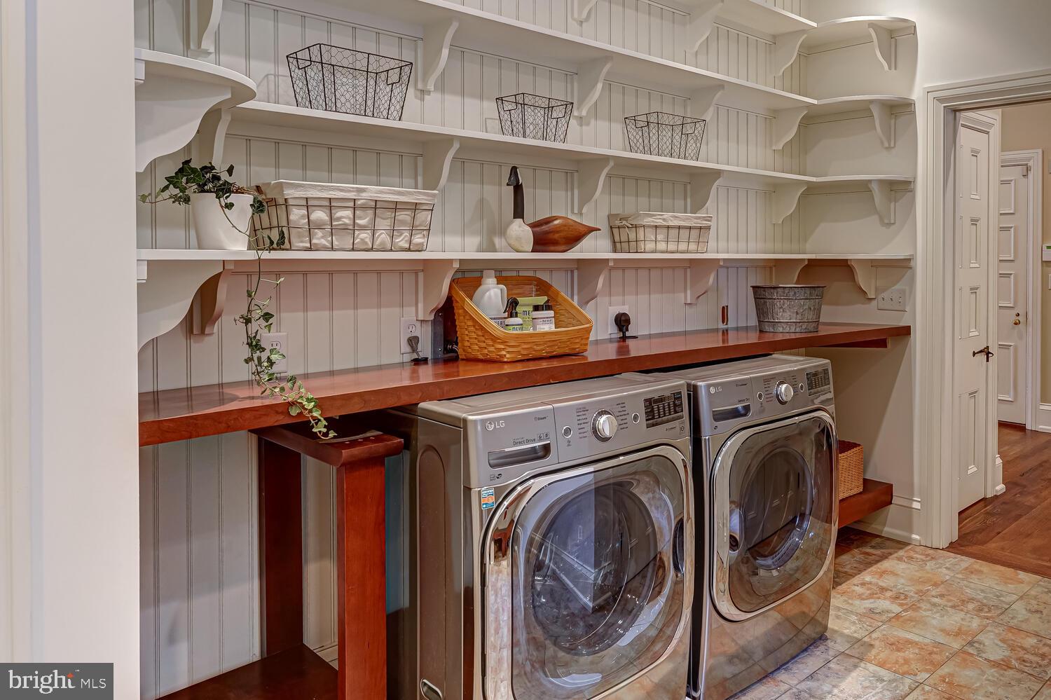 HILLOCH MANOR - Residential