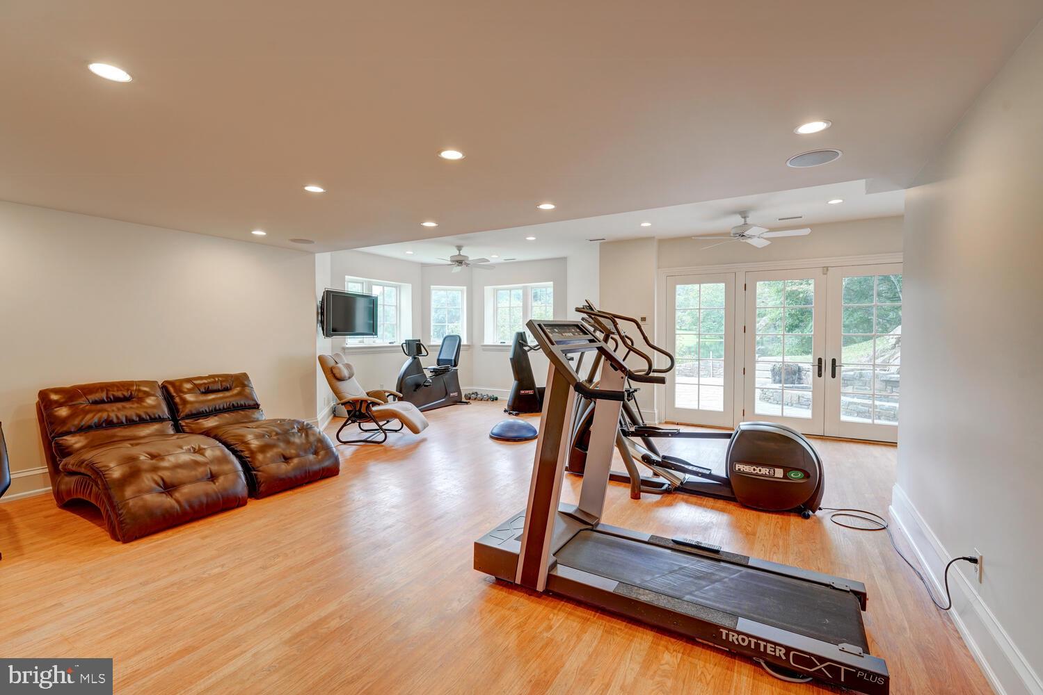 HILLOCH MANOR - Residential