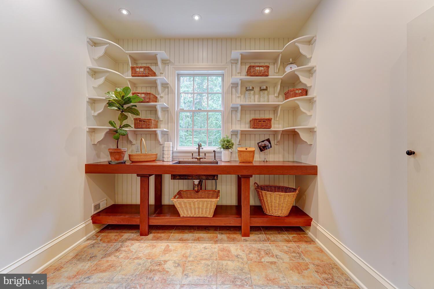 HILLOCH MANOR - Residential