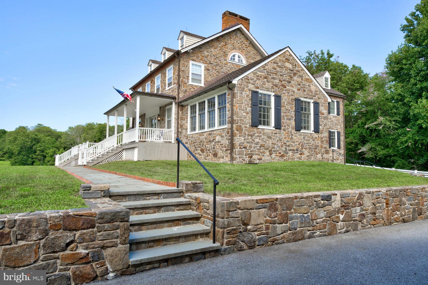 HILLOCH MANOR - Residential