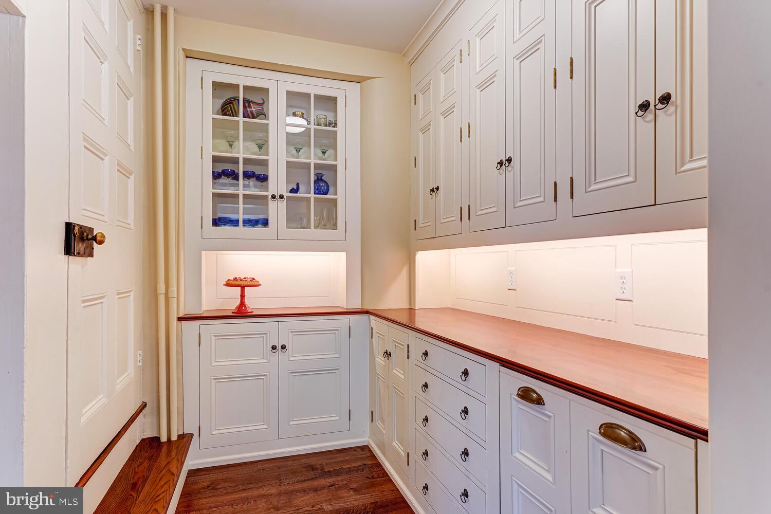 HILLOCH MANOR - Residential