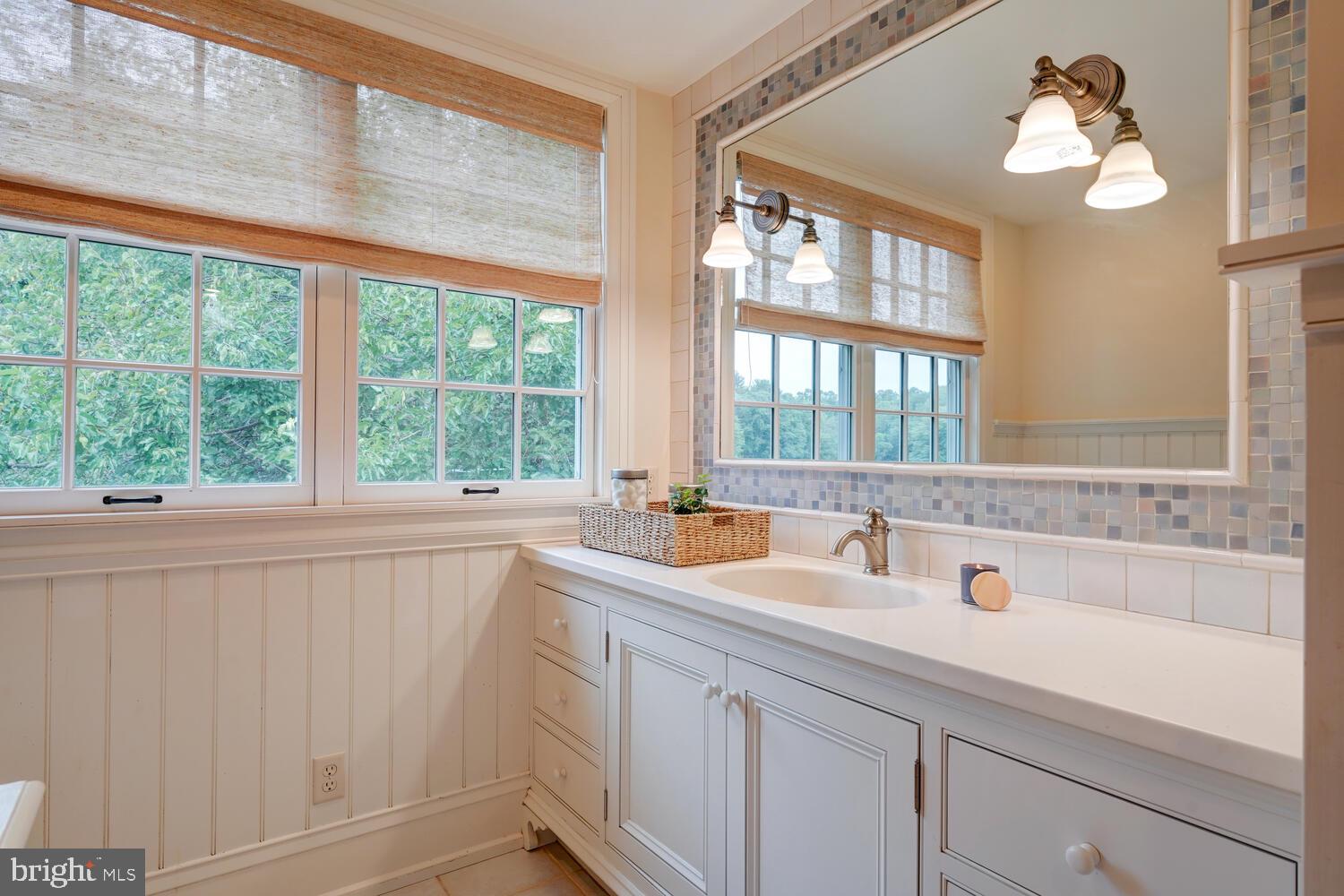 HILLOCH MANOR - Residential