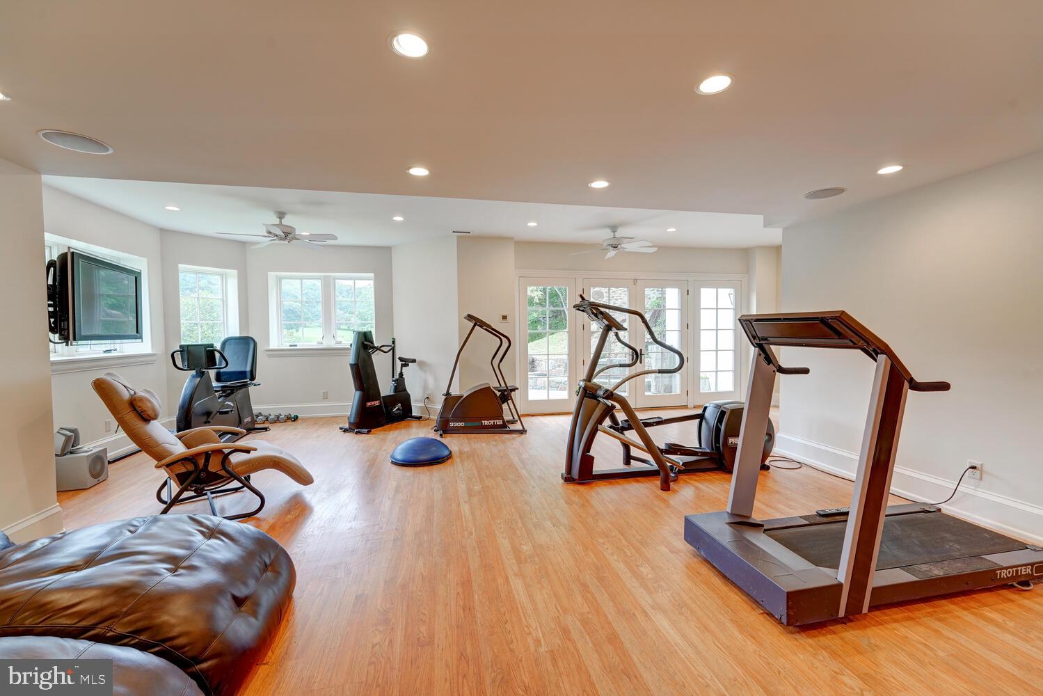 HILLOCH MANOR - Residential