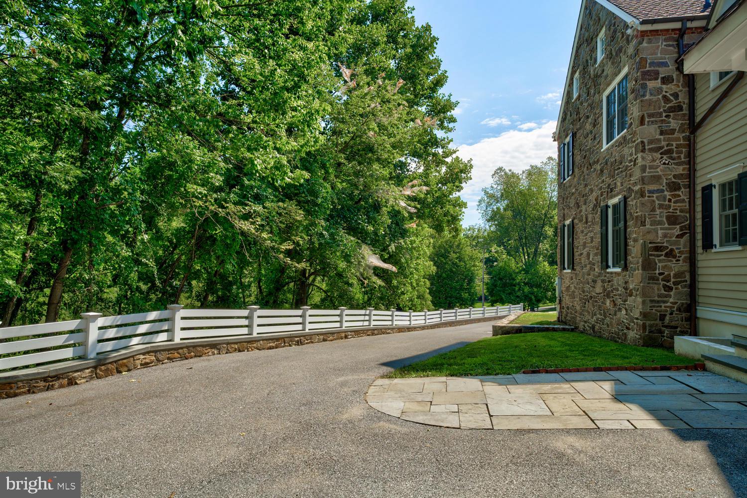 HILLOCH MANOR - Residential