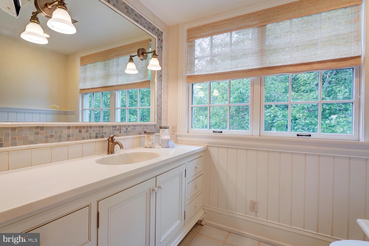 HILLOCH MANOR - Residential