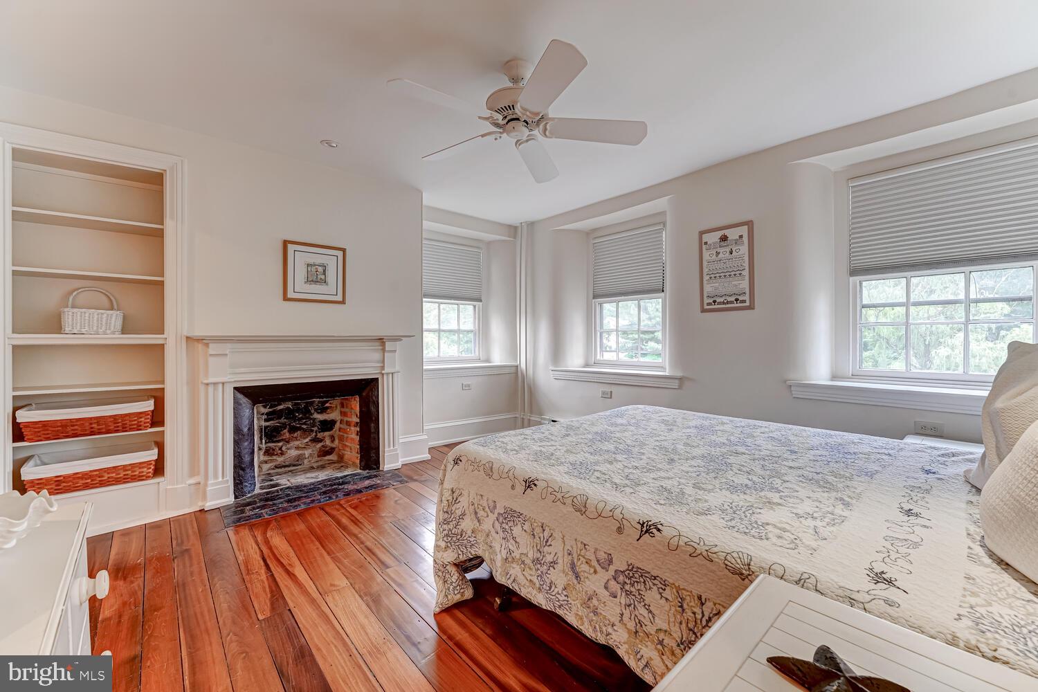 HILLOCH MANOR - Residential