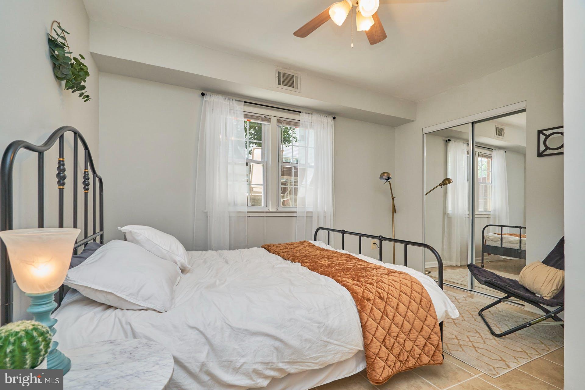 GREENWICH HILL - Residential