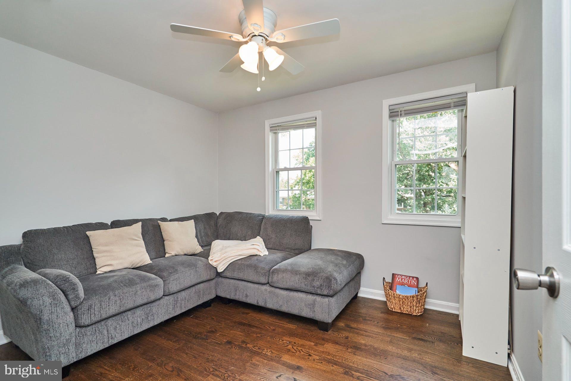 GREENWICH HILL - Residential