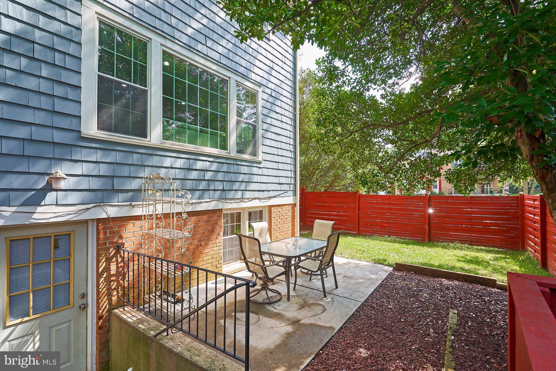 GREENWICH HILL - Residential