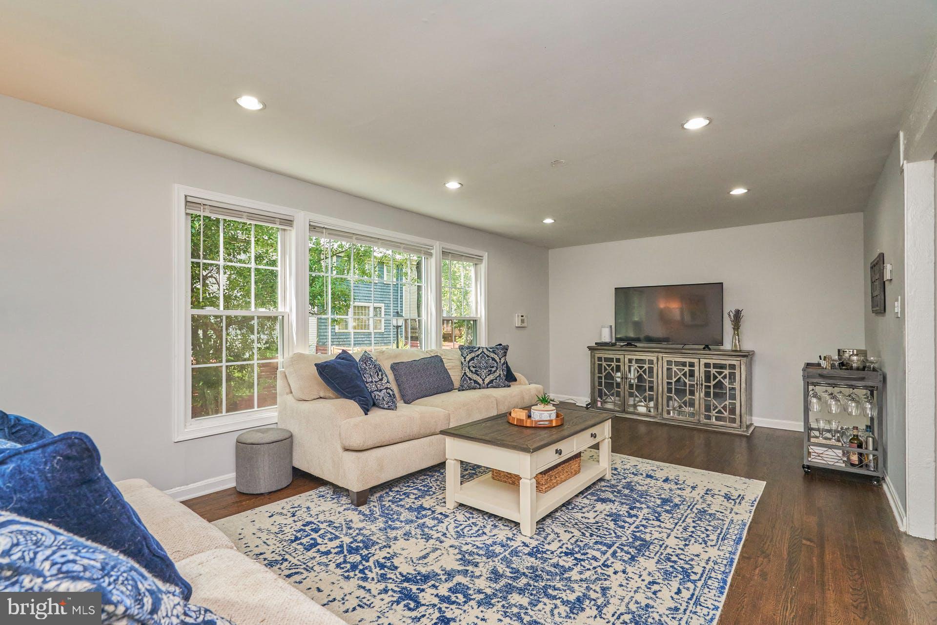 GREENWICH HILL - Residential