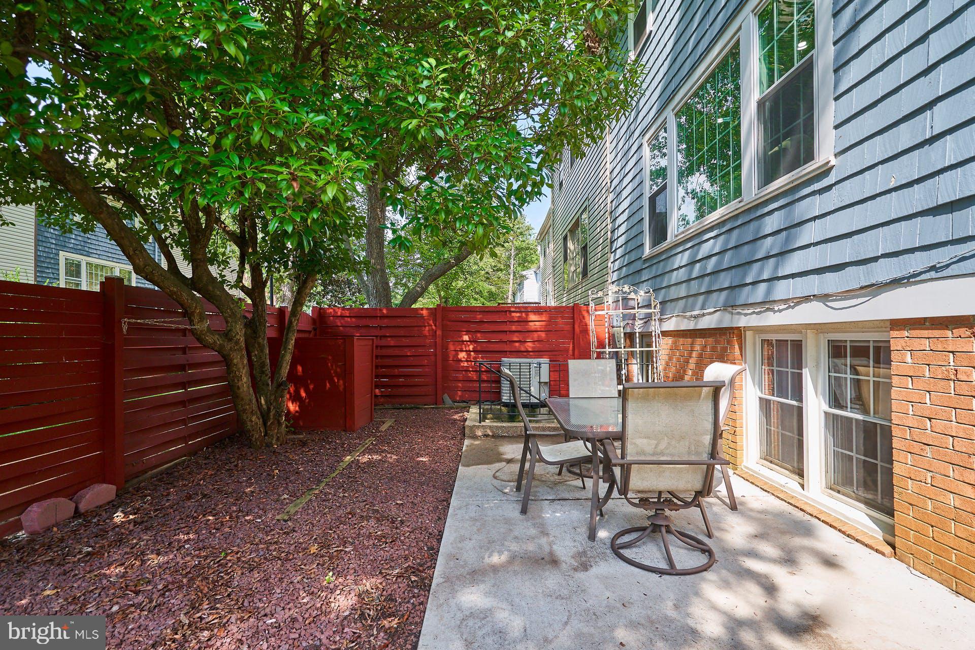 GREENWICH HILL - Residential