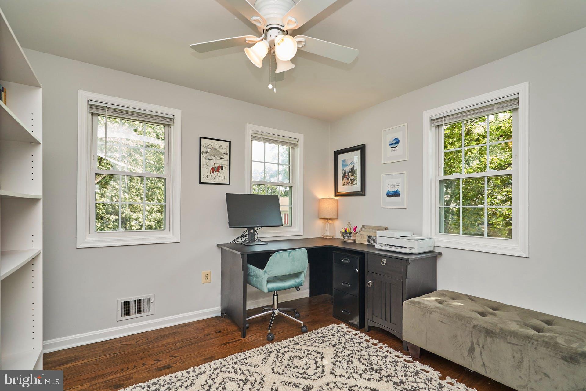 GREENWICH HILL - Residential