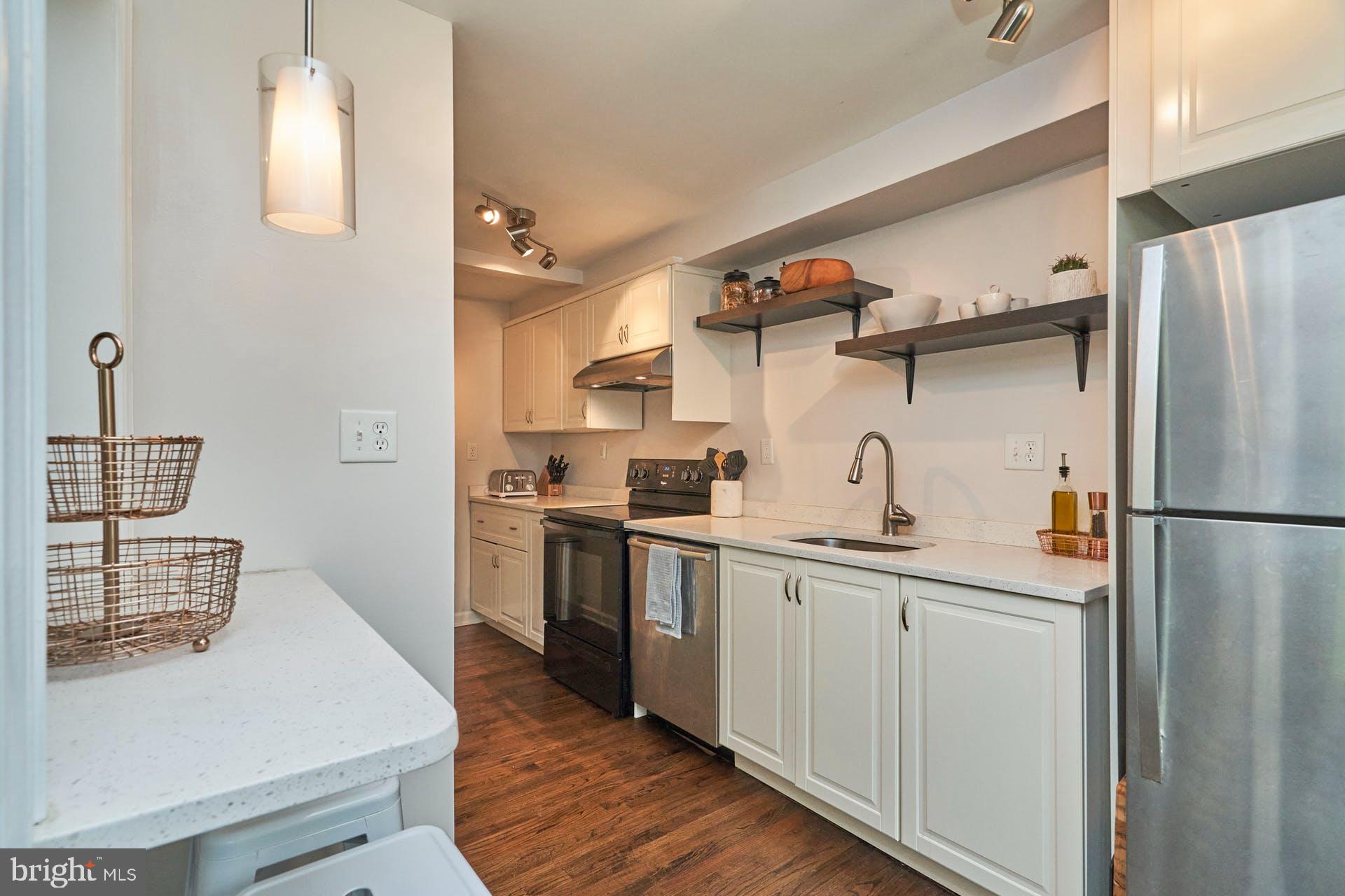 GREENWICH HILL - Residential