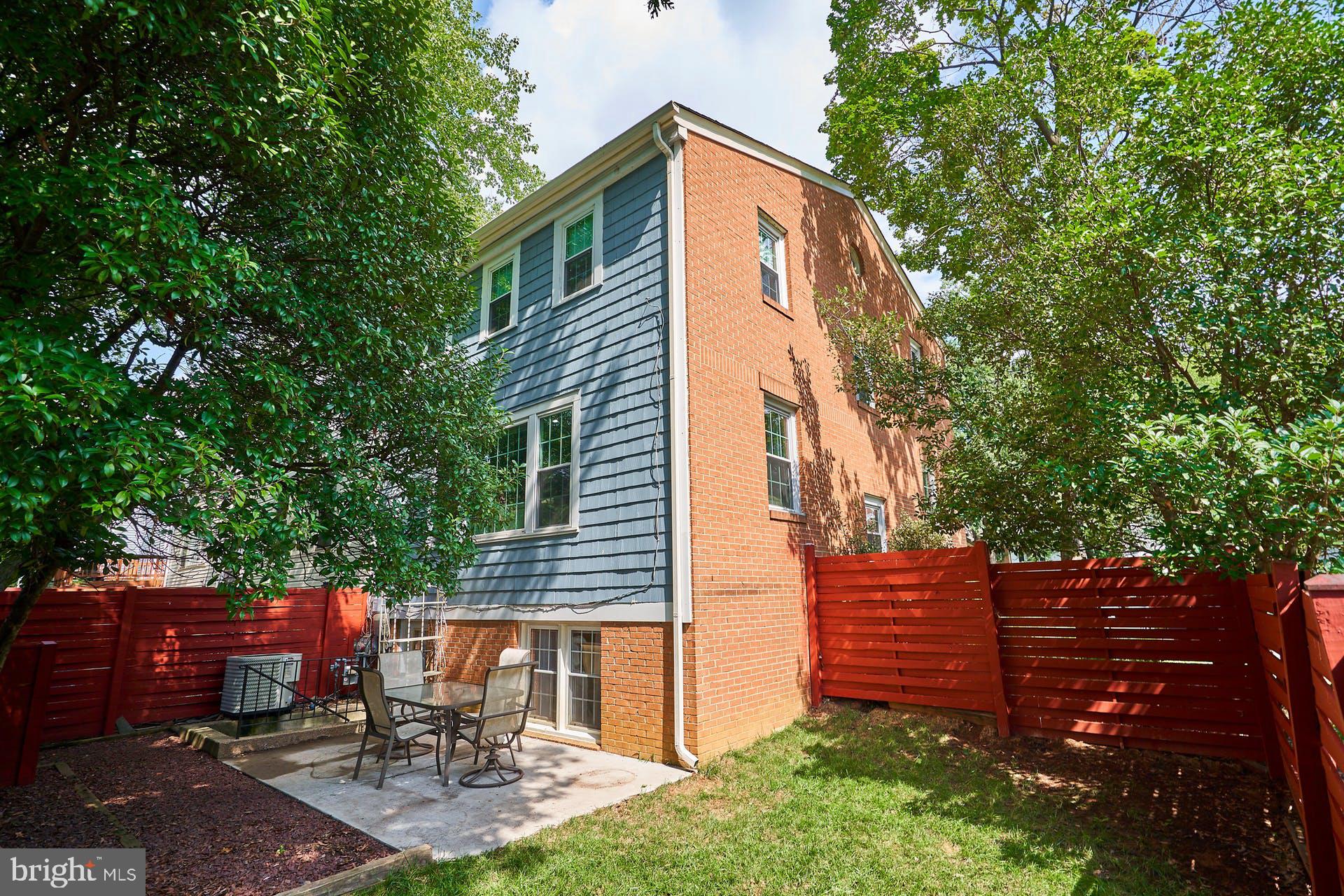 GREENWICH HILL - Residential