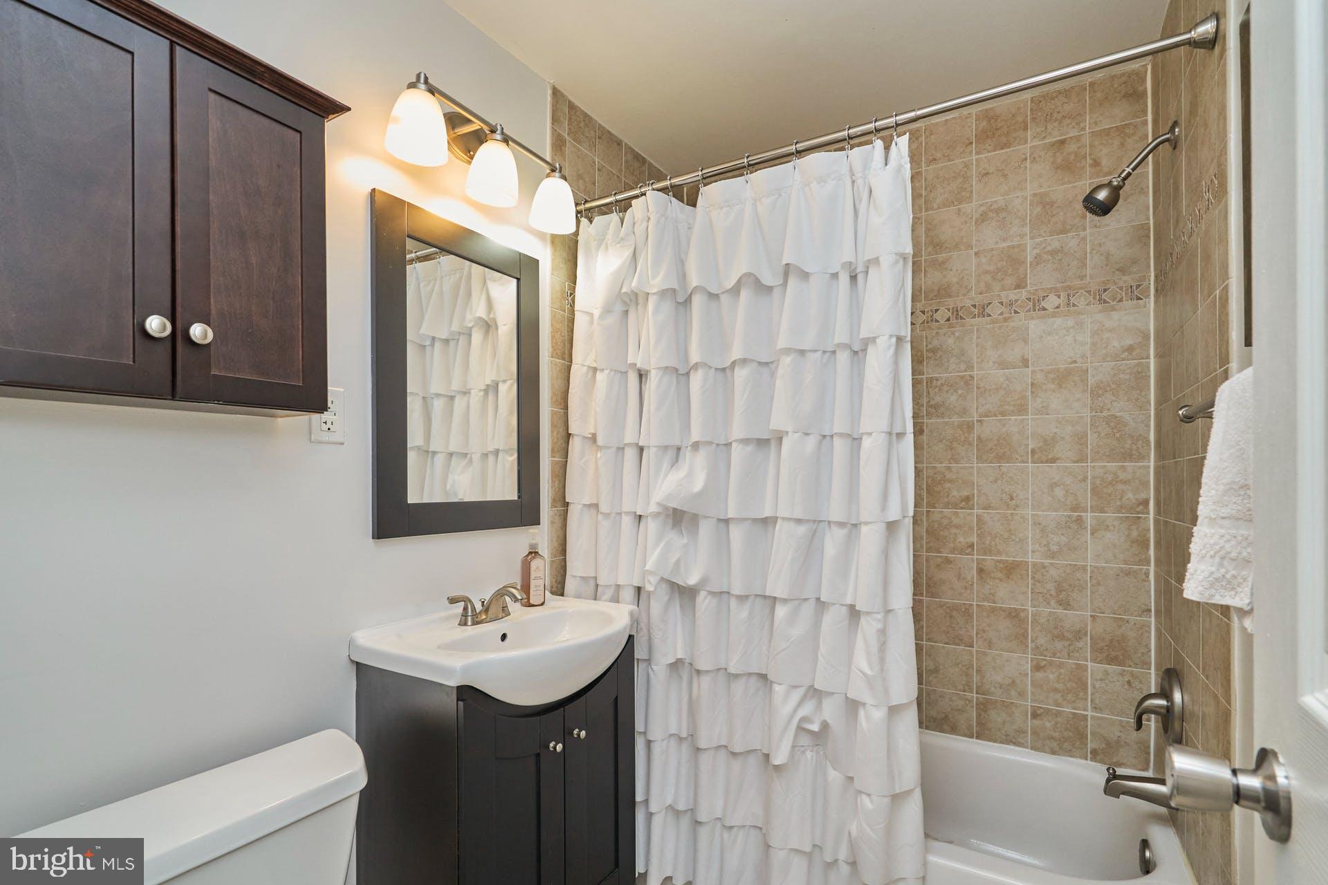 GREENWICH HILL - Residential