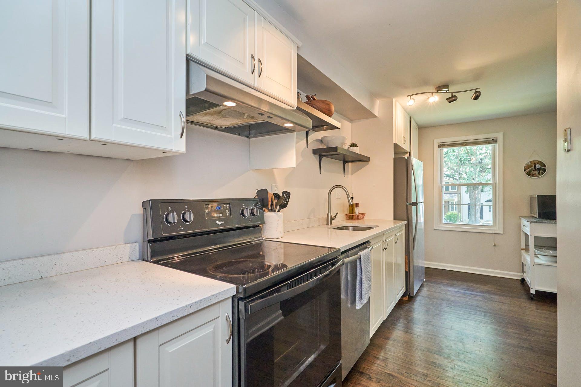 GREENWICH HILL - Residential