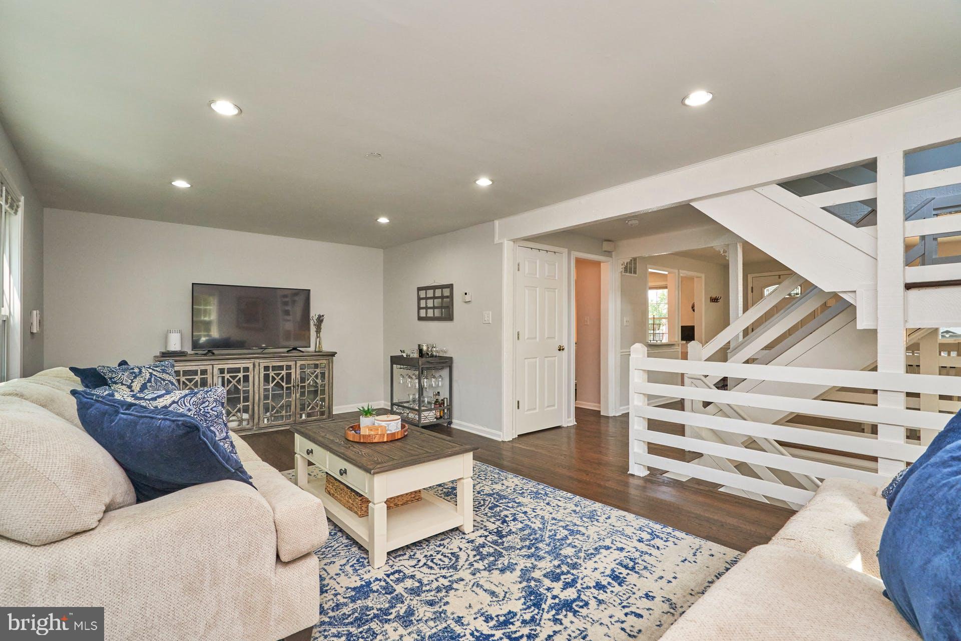 GREENWICH HILL - Residential