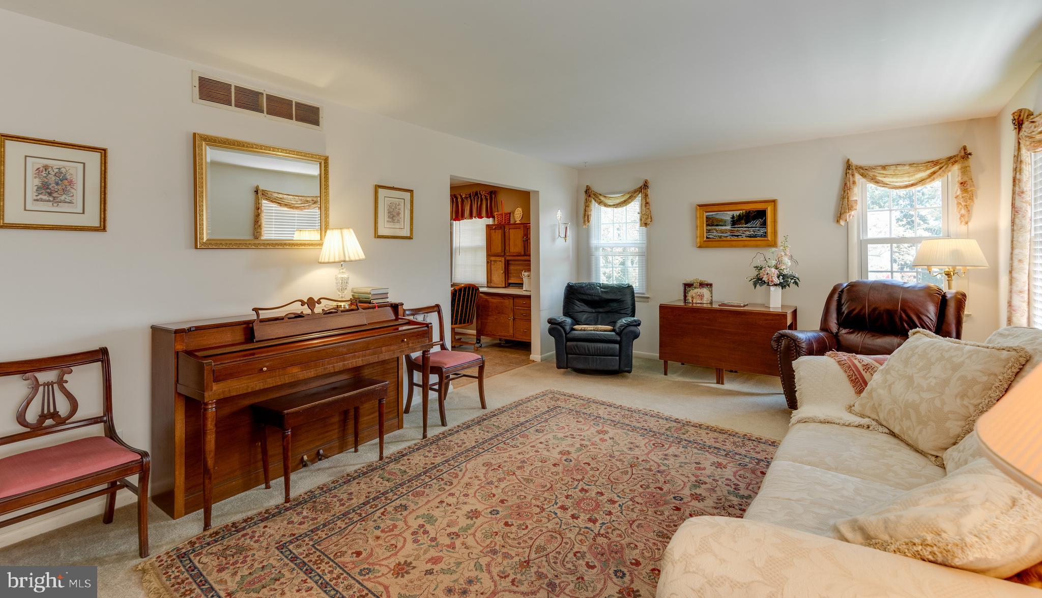 SOCIETY HILL - Residential