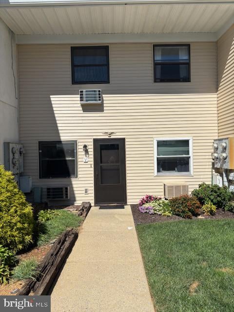 1334 W WYOMISSING BOULEVARD V