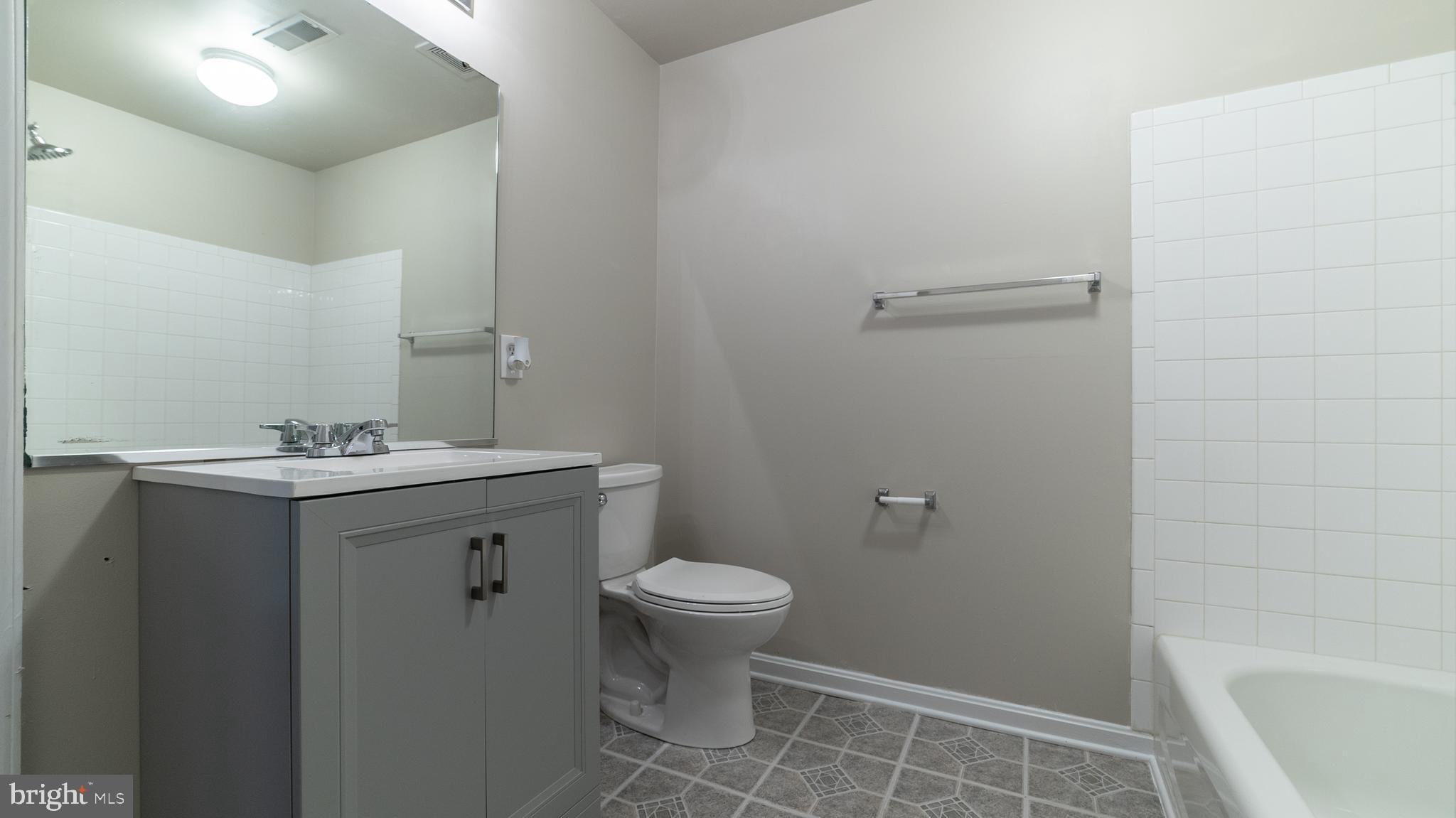 STRAWBERRY HILL EST SUB - Residential