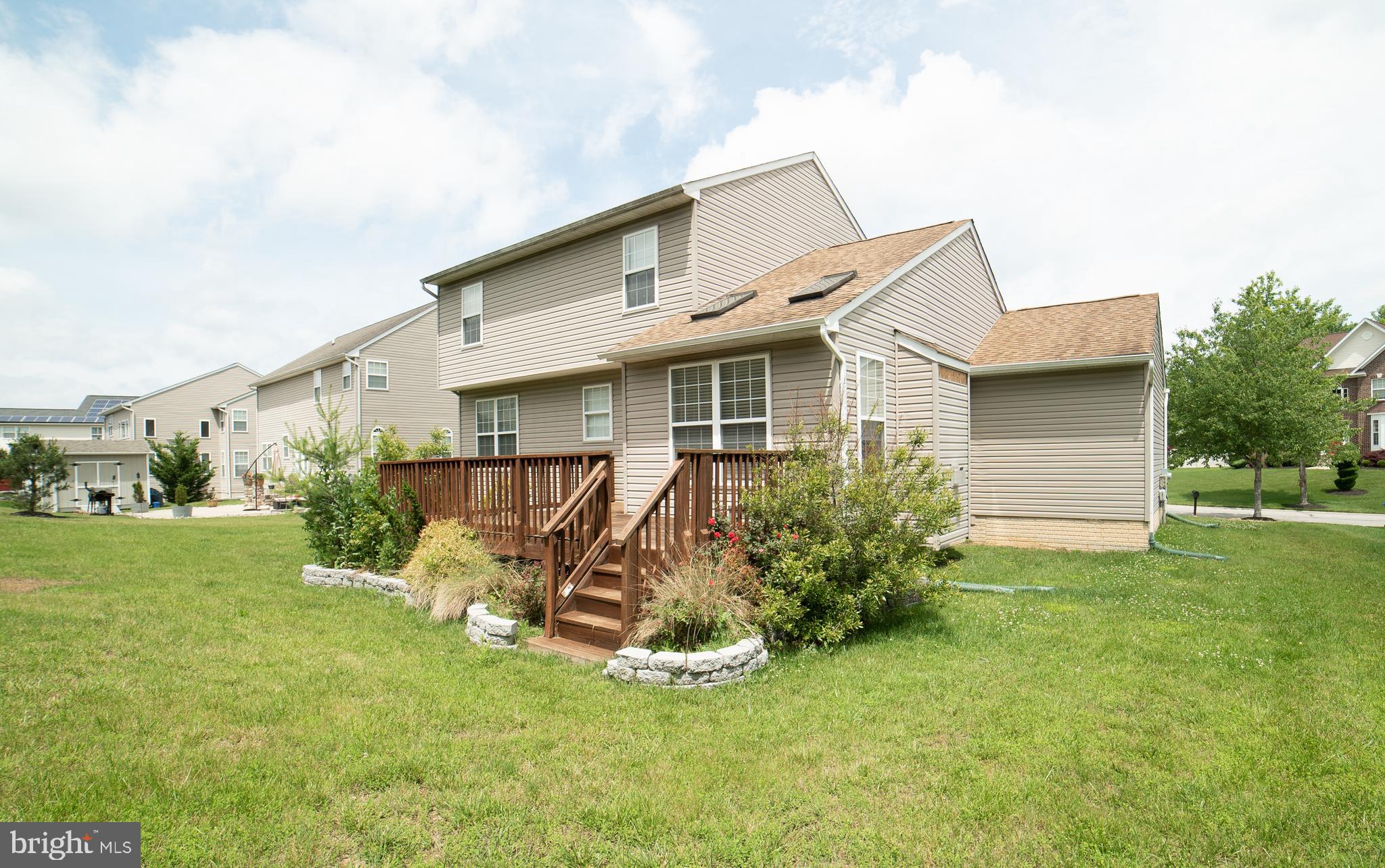 STRAWBERRY HILL EST SUB - Residential