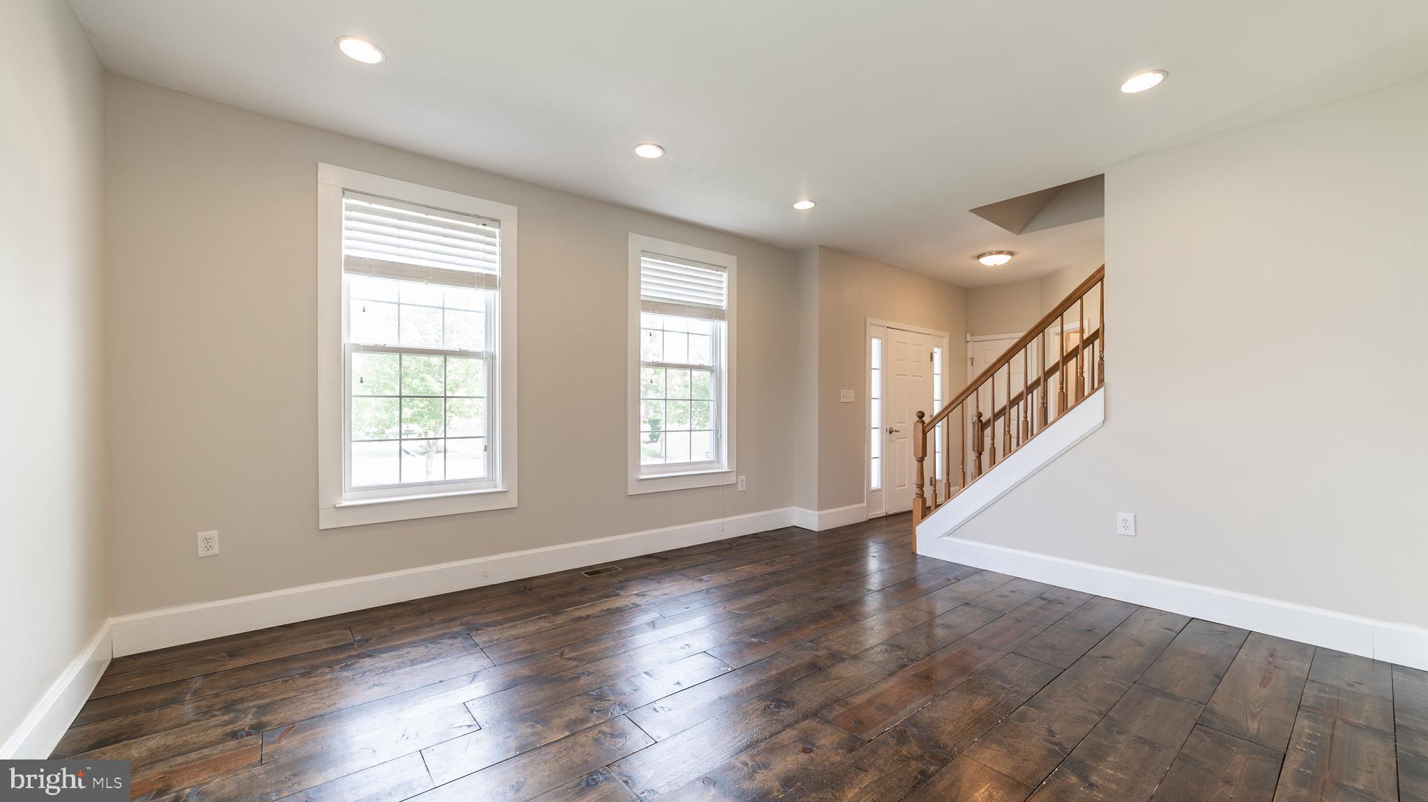 STRAWBERRY HILL EST SUB - Residential