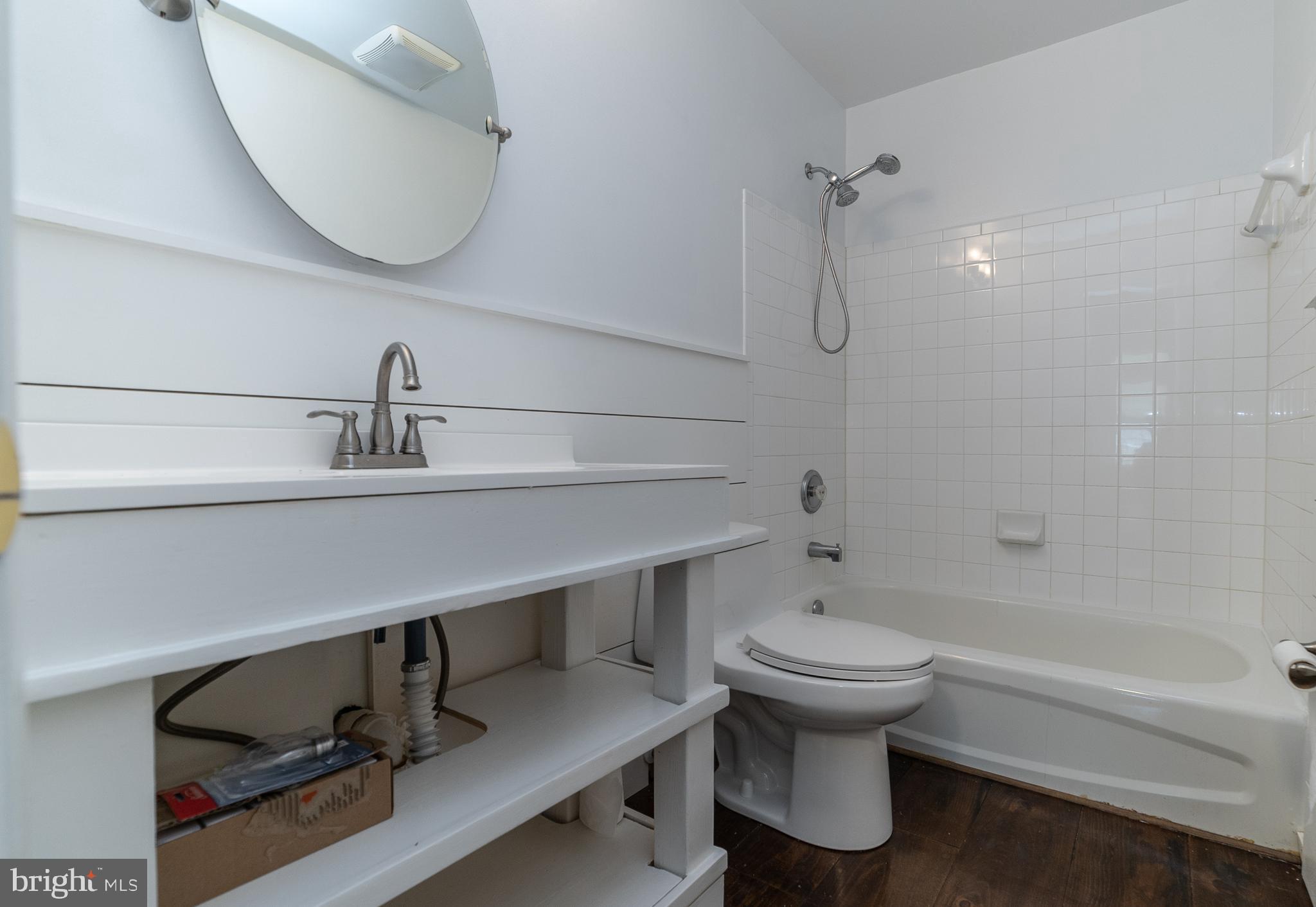 STRAWBERRY HILL EST SUB - Residential