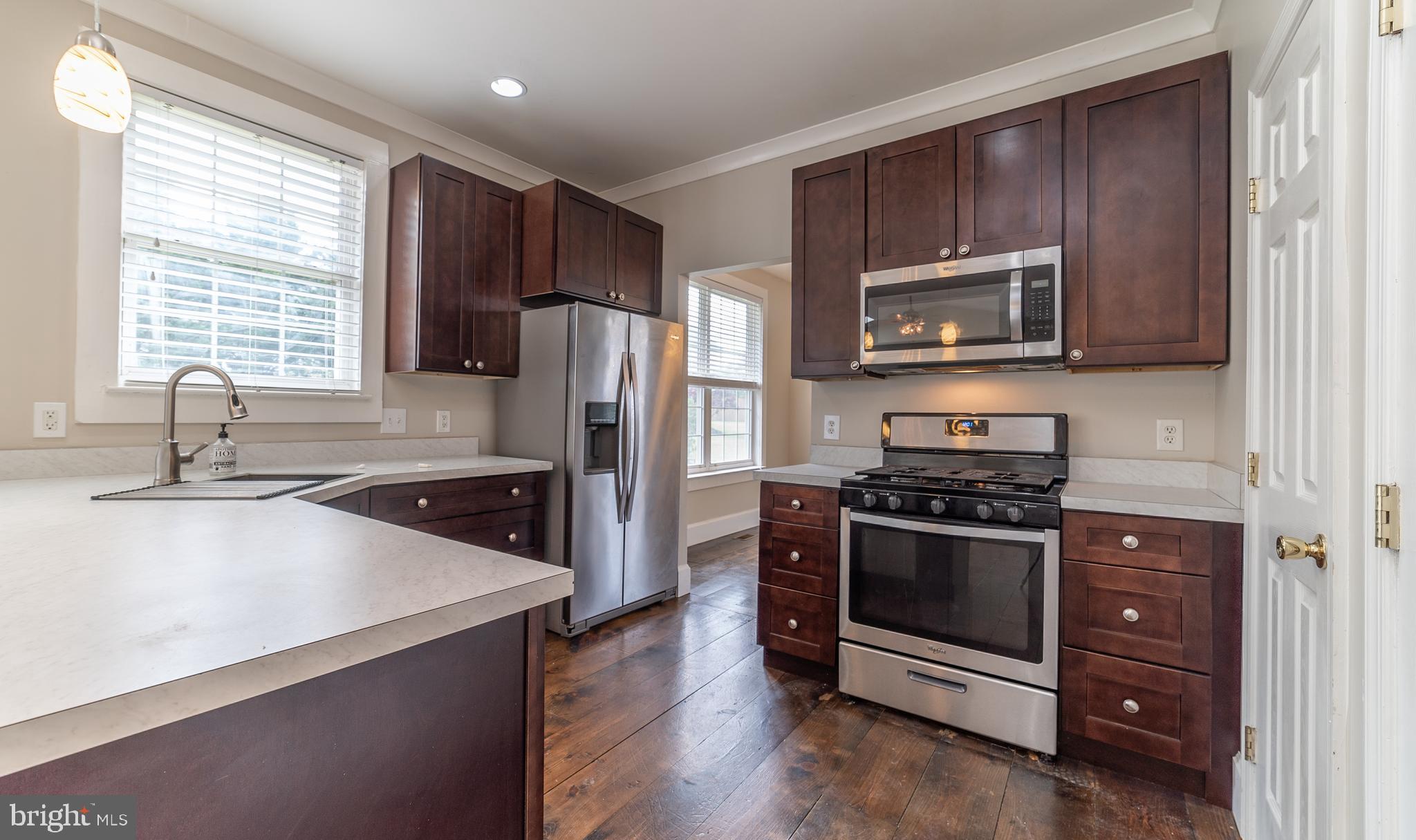 STRAWBERRY HILL EST SUB - Residential